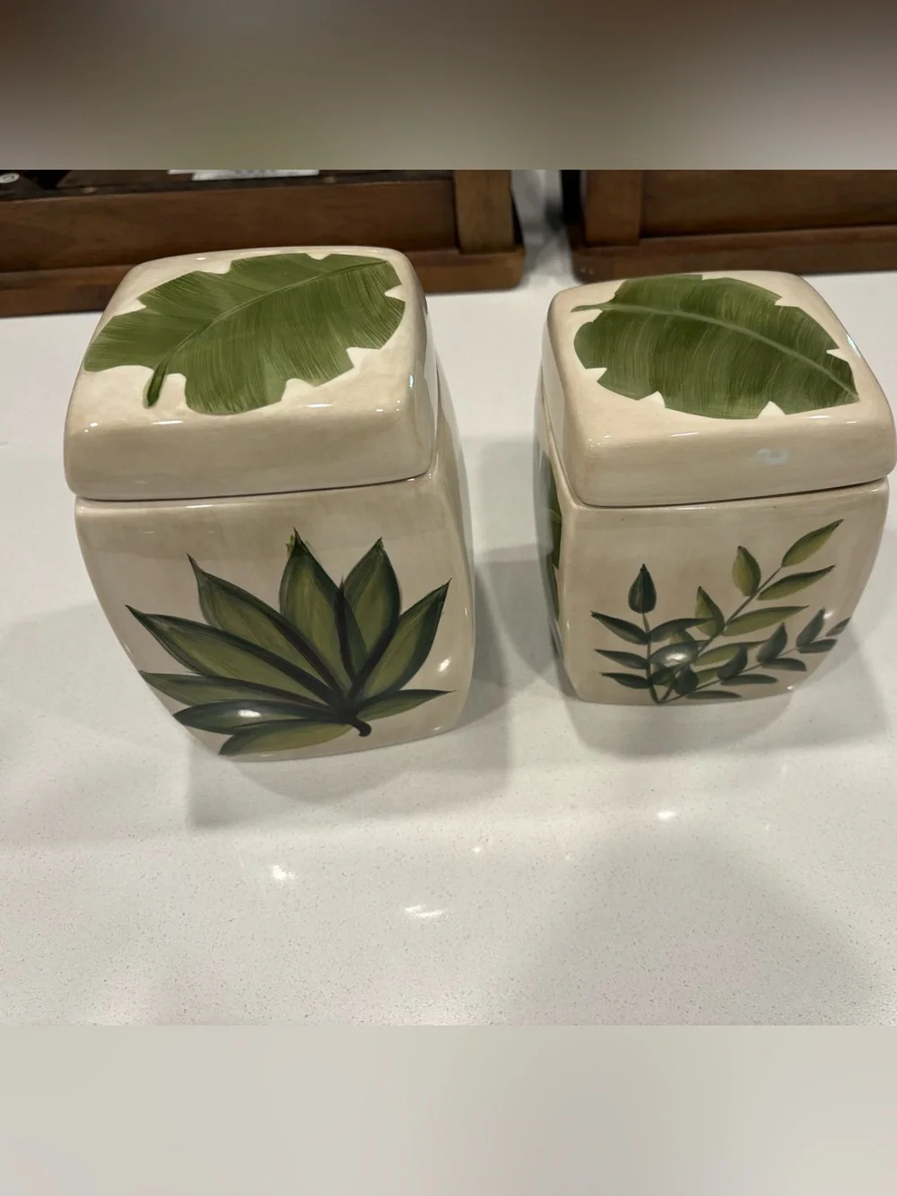 Vintage Ceramic Leaf-Pattern Kitchen Storage Jar — Green